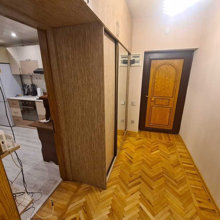 Kirayə verilir 3 otaqlı köhnə tikili, 90 m², Elmlər Akademiyası m.-3