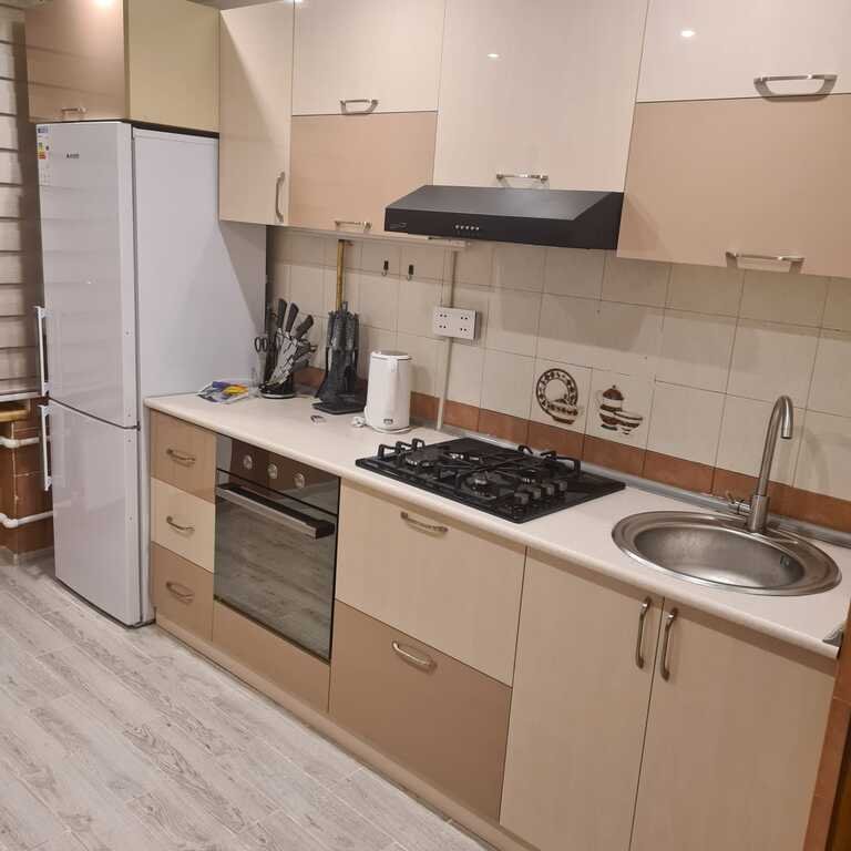 Kirayə verilir 3 otaqlı köhnə tikili, 90 m², Elmlər Akademiyası m.-5