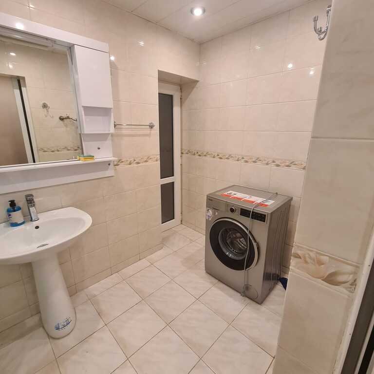Kirayə verilir 3 otaqlı köhnə tikili, 90 m², Elmlər Akademiyası m.-6