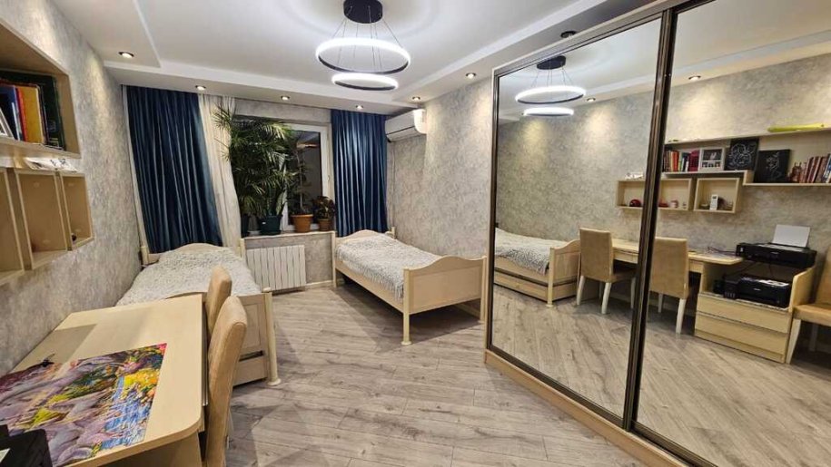 Satılır 4 otaqlı köhnə tikili, 70 m², Azadlıq Prospekti m.-6