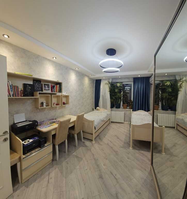 Satılır 4 otaqlı köhnə tikili, 70 m², Azadlıq Prospekti m.-7