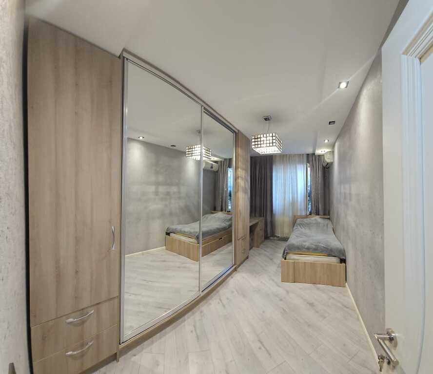 Satılır 4 otaqlı köhnə tikili, 70 m², Azadlıq Prospekti m.-9