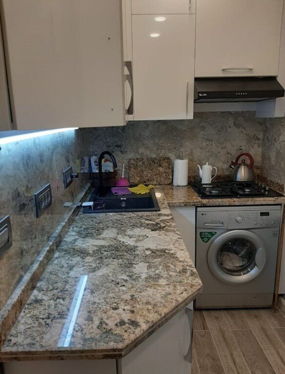 Satılır 4 otaqlı köhnə tikili, 70 m², Azadlıq Prospekti m.-12