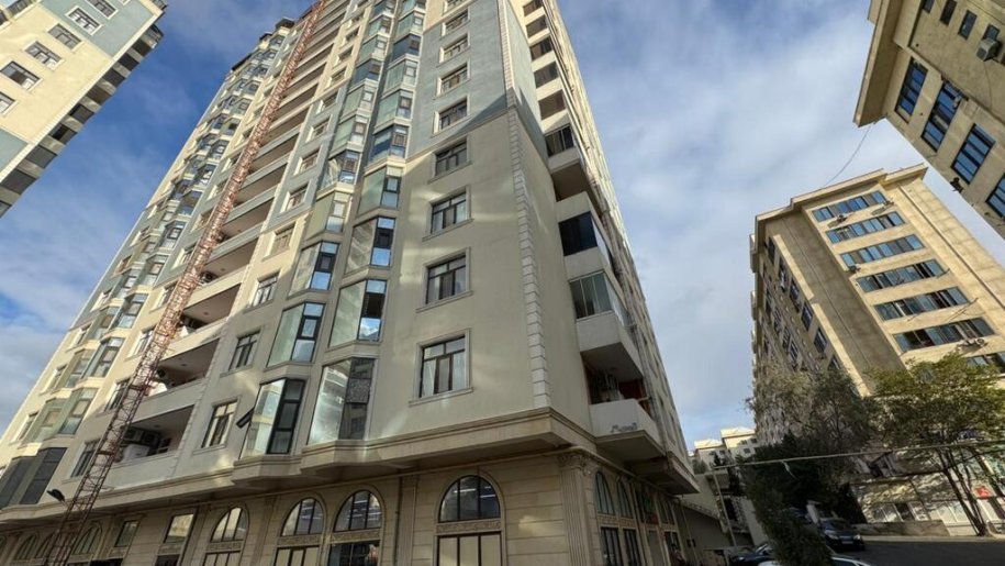 Satılır 4 otaqlı yeni tikili, 133 m², Azadlıq Prospekti m.-1