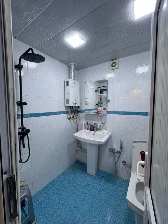 Satılır 3 otaqlı köhnə tikili, 80 m², Elmlər Akademiyası m.-8