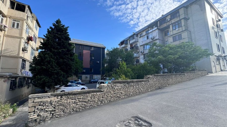 Satılır 3 otaqlı köhnə tikili, 80 m², Elmlər Akademiyası m.-9