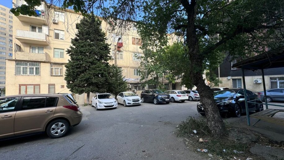 Satılır 3 otaqlı köhnə tikili, 80 m², Elmlər Akademiyası m.-10