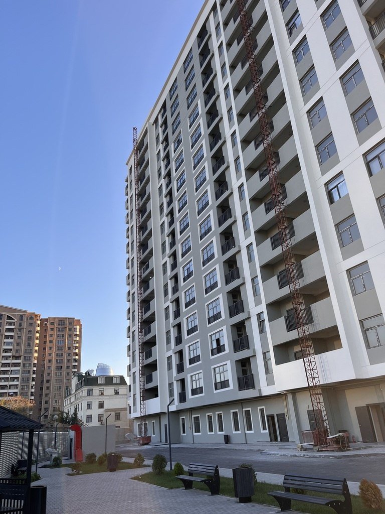 Satılır 3 otaqlı yeni tikili, 175 m², 28 May m.-1