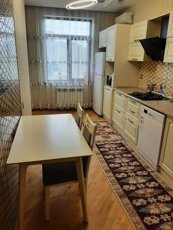 Kirayə verilir 2 otaqlı yeni tikili, 70 m², 20 Yanvar m.-10