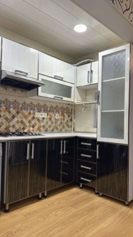 Satılır 2 otaqlı köhnə tikili, 60 m², Sahil m.-9