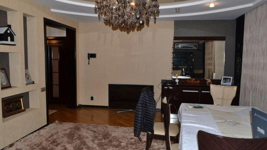 Satılır 3 otaqlı köhnə tikili, 75 m², Xalqlar dostluğu m.-1