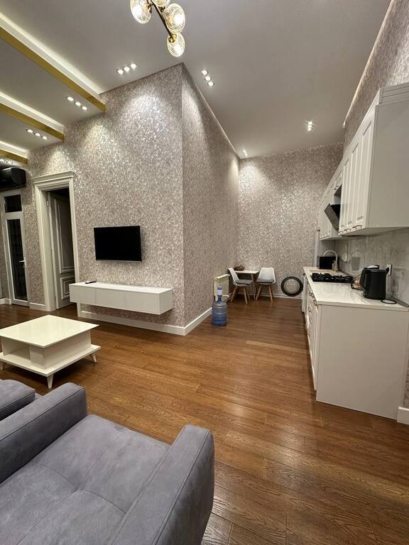Satılır 2 otaqlı yeni tikili, 63 m², Neftçilər m.-2