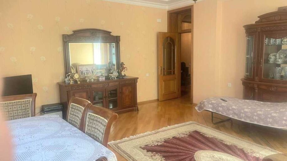 Satılır 3 otaqlı yeni tikili, 135 m², 8 noyabr-10