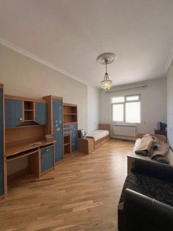 Kirayə verilir 3 otaqlı yeni tikili, 115 m², İnşaatçılar m.-4