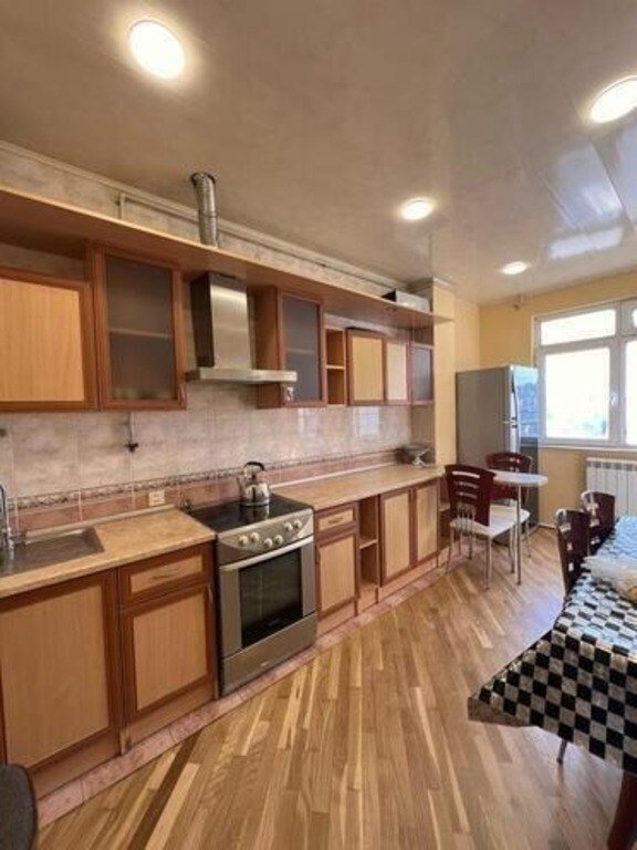 Kirayə verilir 3 otaqlı yeni tikili, 115 m², İnşaatçılar m.-6