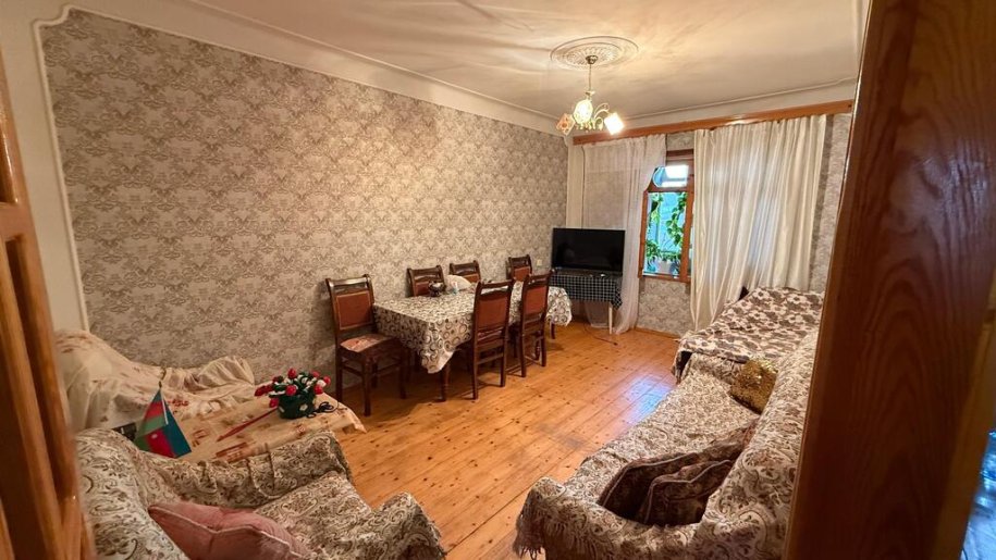 Satılır 3 otaqlı köhnə tikili, 70 m², Qaraçuxur-1