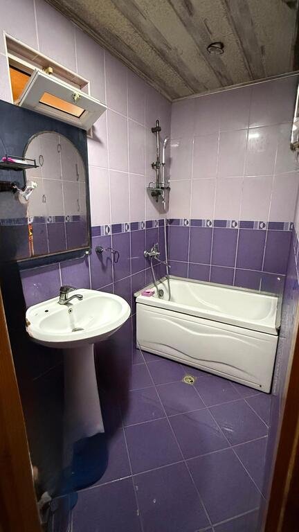 Satılır 3 otaqlı köhnə tikili, 70 m², Qaraçuxur-6