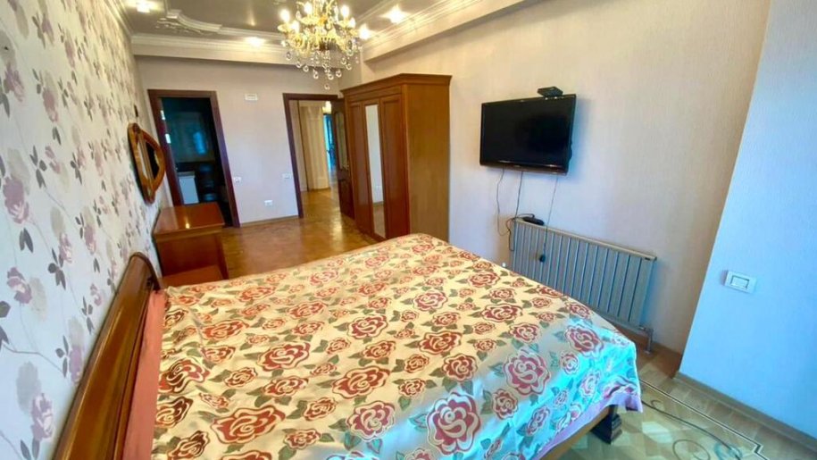 Satılır 3 otaqlı yeni tikili, 220 m², Xətai m.-5