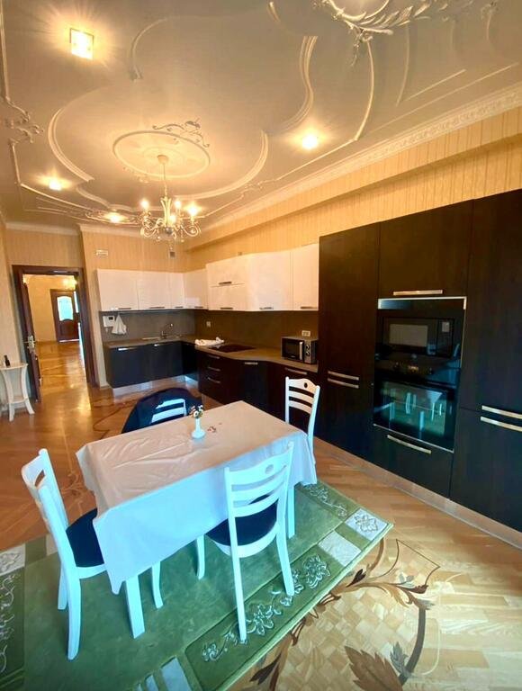 Satılır 3 otaqlı yeni tikili, 220 m², Xətai m.-10