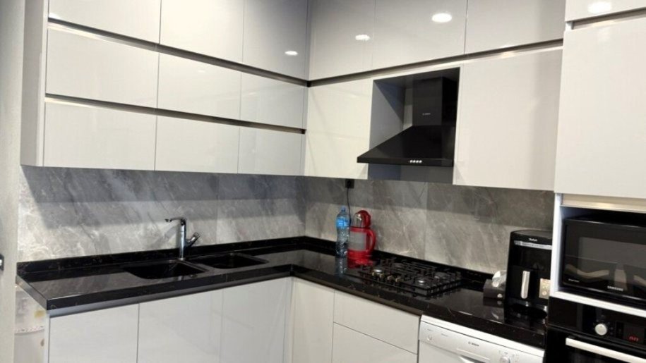 Satılır 4 otaqlı yeni tikili, 180 m², 8 noyabr-18