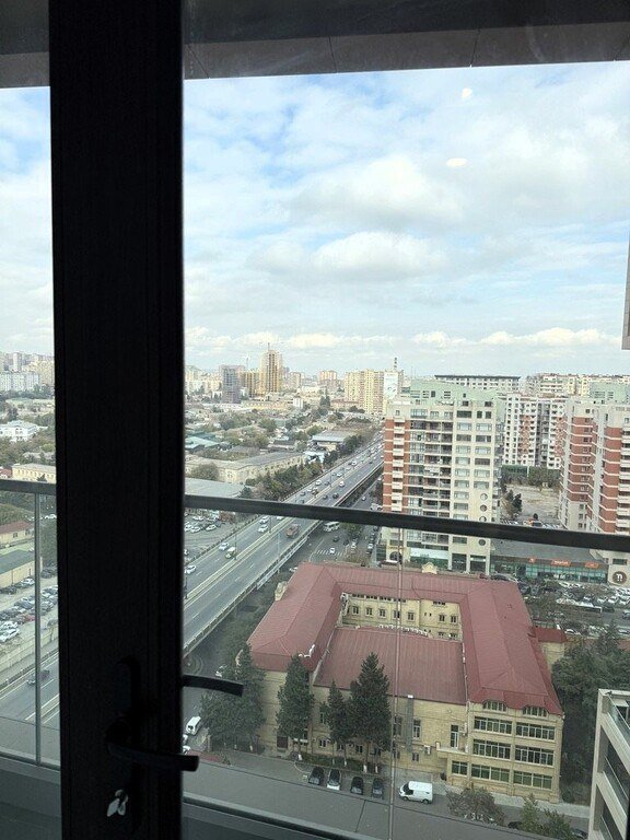 Satılır 4 otaqlı yeni tikili, 180 m², 8 noyabr-23