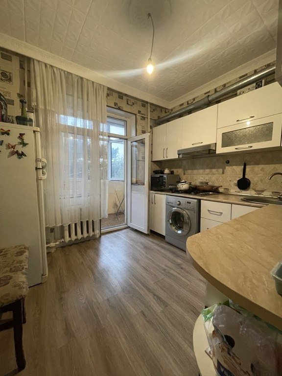 Satılır 3 otaqlı köhnə tikili, 82 m², Xalqlar dostluğu m.-2