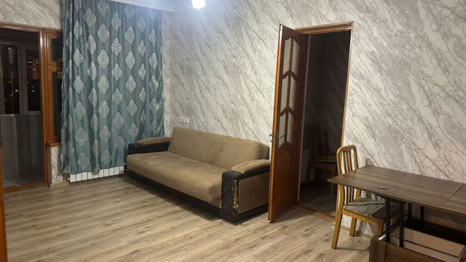 Satılır 2 otaqlı köhnə tikili, 47 m², Xalqlar dostluğu m.-10