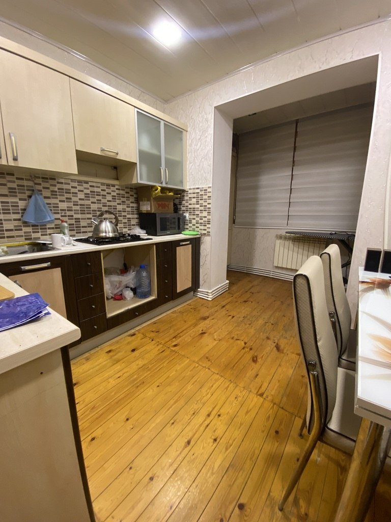 Satılır 3 otaqlı köhnə tikili, 80 m², Xalqlar dostluğu m.-1