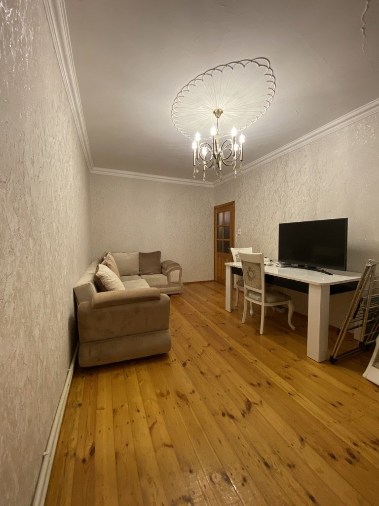 Satılır 3 otaqlı köhnə tikili, 80 m², Xalqlar dostluğu m.-2