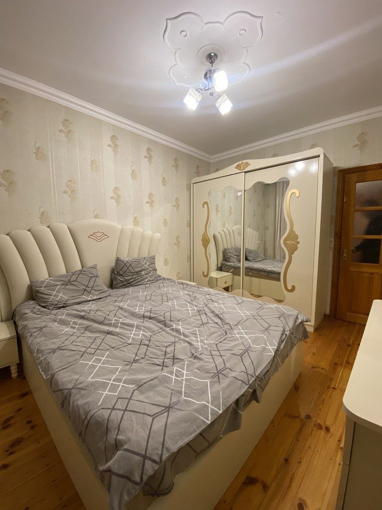 Satılır 3 otaqlı köhnə tikili, 80 m², Xalqlar dostluğu m.-3