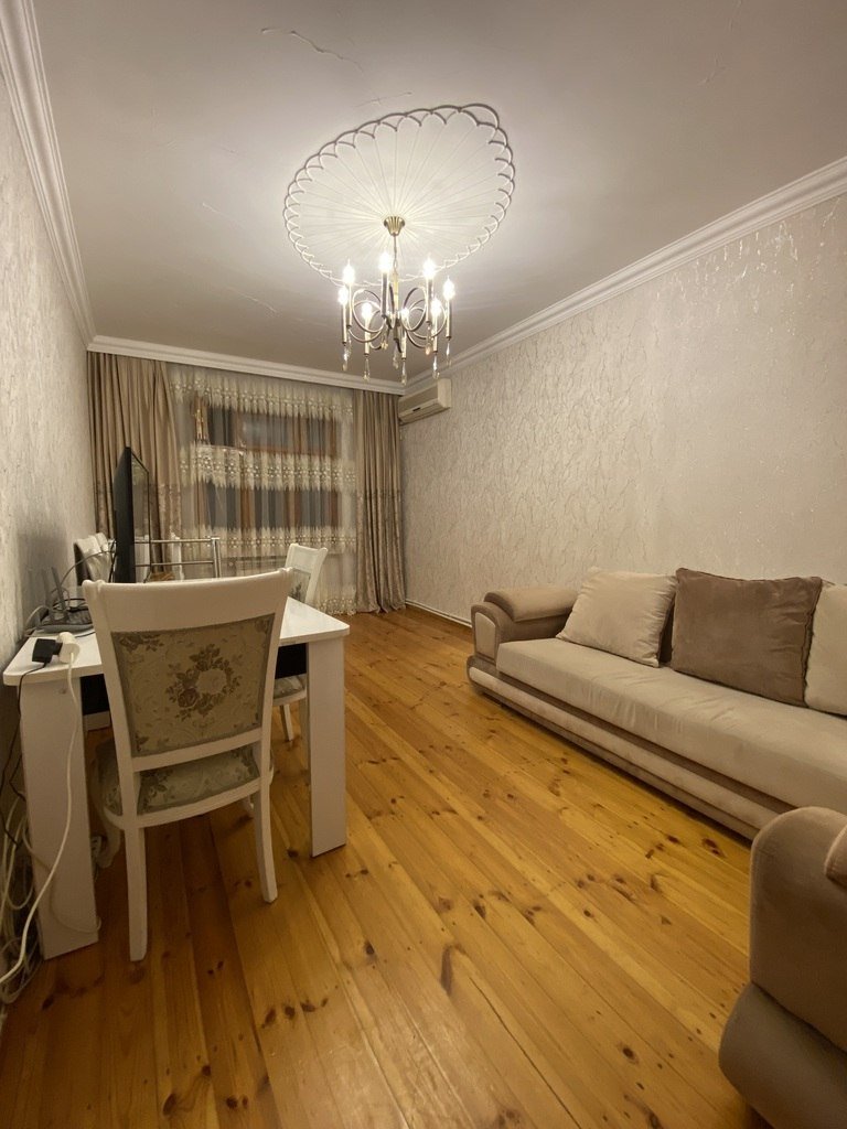 Satılır 3 otaqlı köhnə tikili, 80 m², Xalqlar dostluğu m.-4