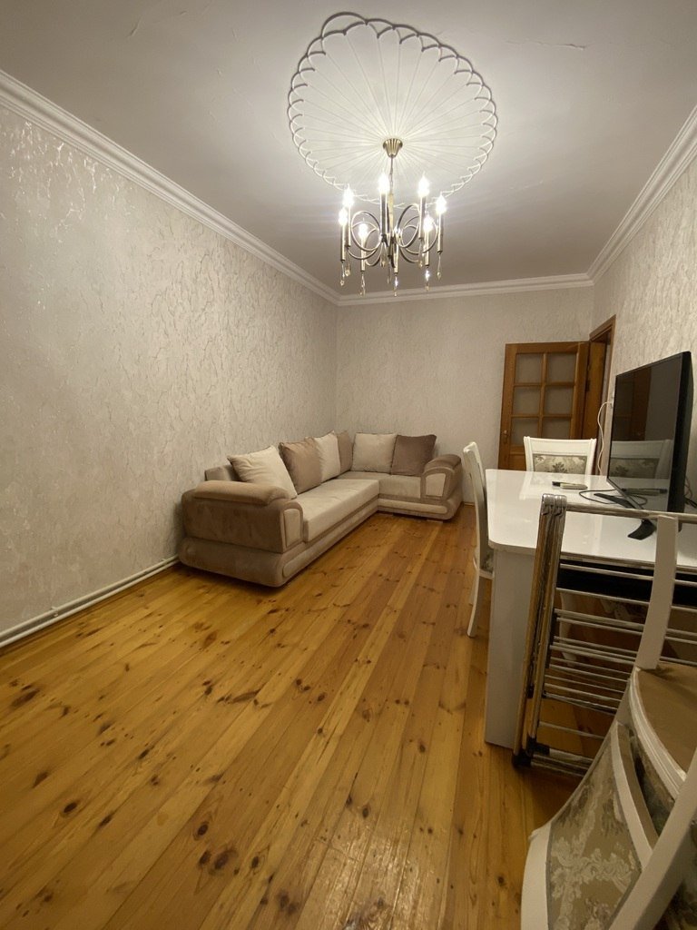 Satılır 3 otaqlı köhnə tikili, 80 m², Xalqlar dostluğu m.-6
