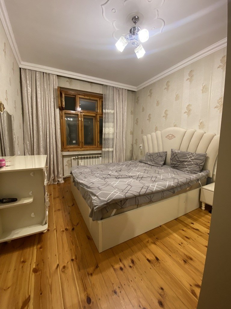 Satılır 3 otaqlı köhnə tikili, 80 m², Xalqlar dostluğu m.-7