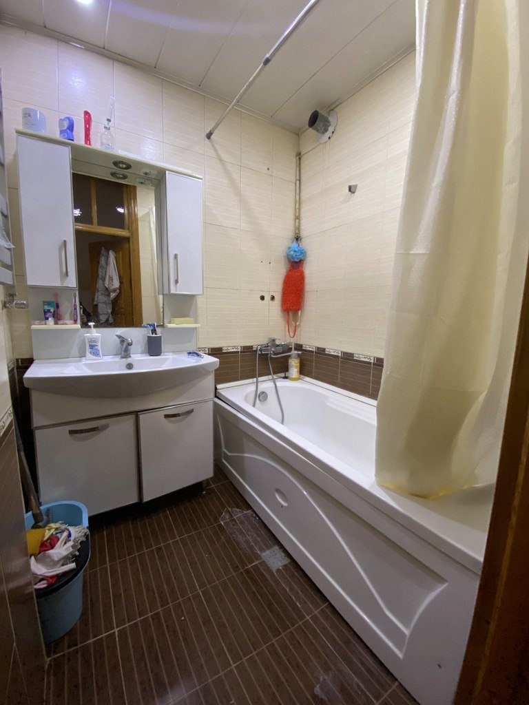 Satılır 3 otaqlı köhnə tikili, 80 m², Xalqlar dostluğu m.-10