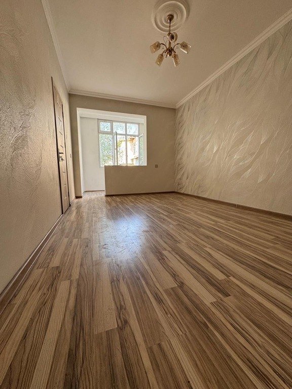 Satılır 2 otaqlı köhnə tikili, 35 m², 8 noyabr-1
