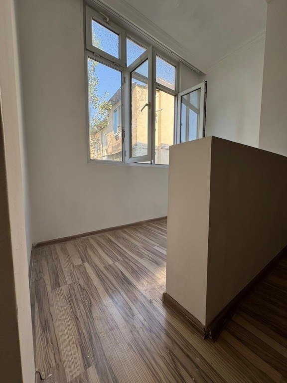 Satılır 2 otaqlı köhnə tikili, 35 m², 8 noyabr-2
