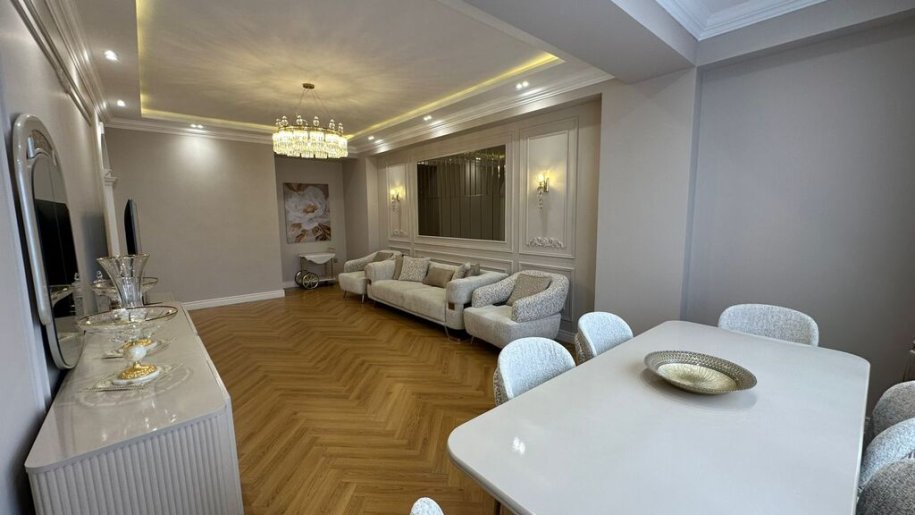 Satılır 3 otaqlı yeni tikili, 130 m², Gənclik m.-18