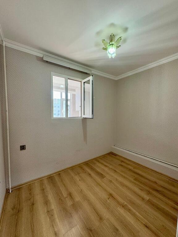 Satılır 3 otaqlı köhnə tikili, 65 m², Həzi Aslanov m.-6