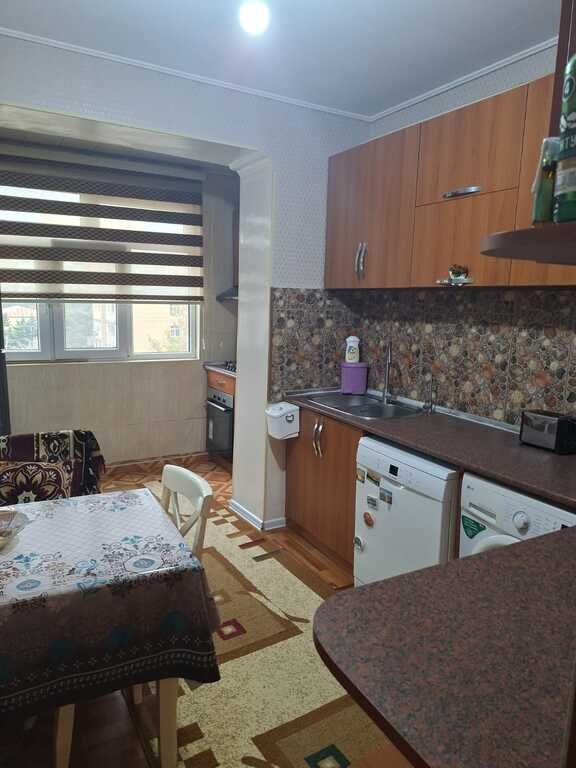 Satılır 4 otaqlı köhnə tikili, 86 m², Xalqlar dostluğu m.-1