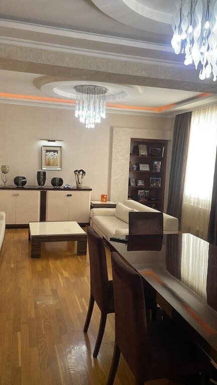 Satılır 3 otaqlı yeni tikili, 174 m², Xətai m.-1
