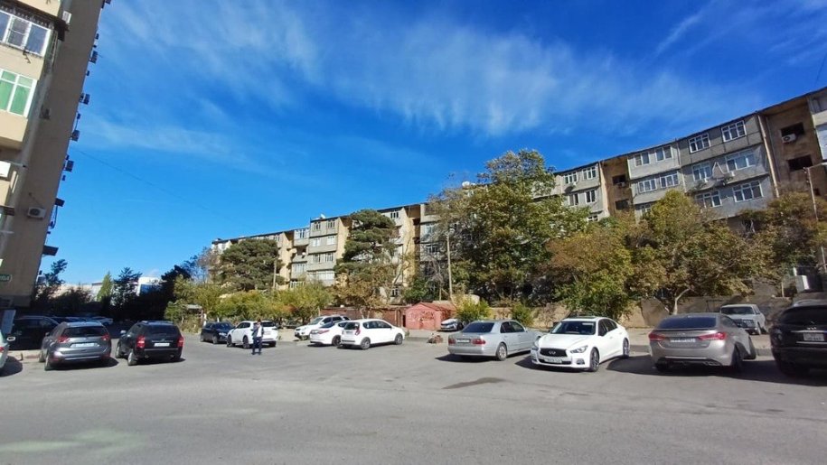 Satılır 2 otaqlı köhnə tikili, 75 m², Xalqlar dostluğu m.-1