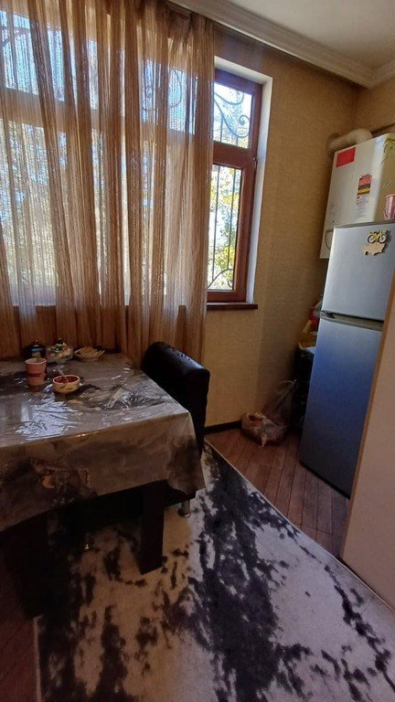 Satılır 2 otaqlı köhnə tikili, 75 m², Xalqlar dostluğu m.-18