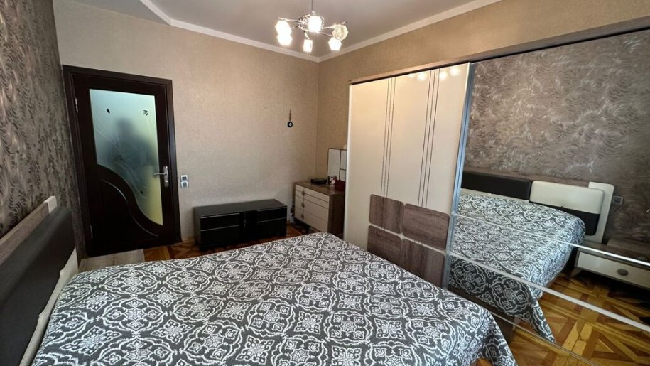 Satılır 3 otaqlı köhnə tikili, 85 m², Xalqlar dostluğu m.-4