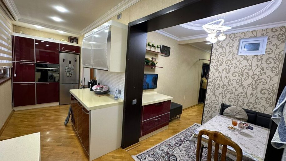 Satılır 3 otaqlı köhnə tikili, 85 m², Xalqlar dostluğu m.-9