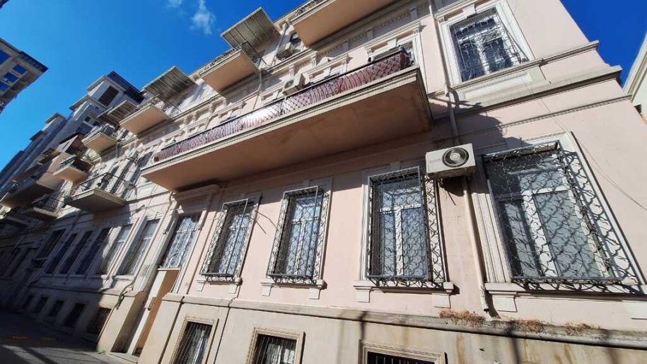 Satılır 3 otaqlı köhnə tikili, 80 m², Sahil m.-3