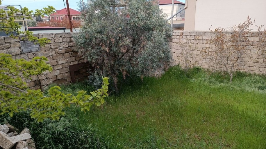 4 sot torpaq satılır, Xəzər-5