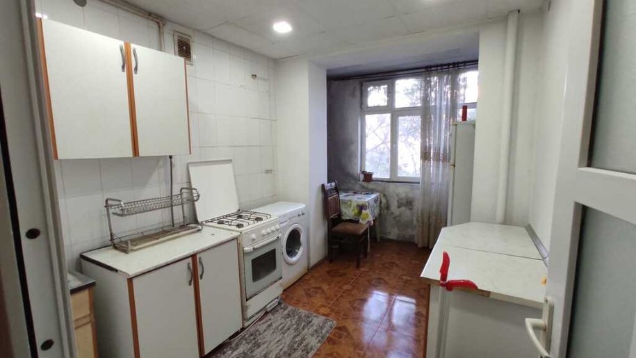 Satılır 2 otaqlı köhnə tikili, 65 m², Elmlər Akademiyası m.-3