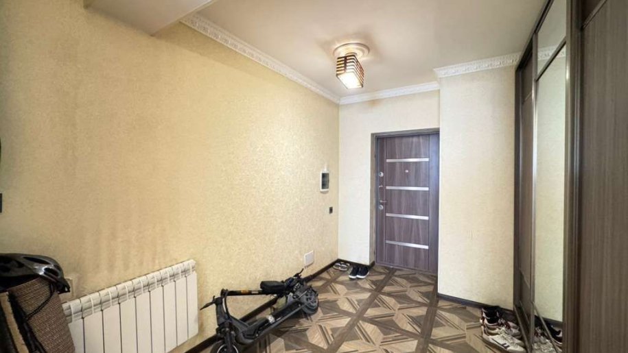 Satılır 3 otaqlı yeni tikili, 112 m², İnşaatçılar m.-12