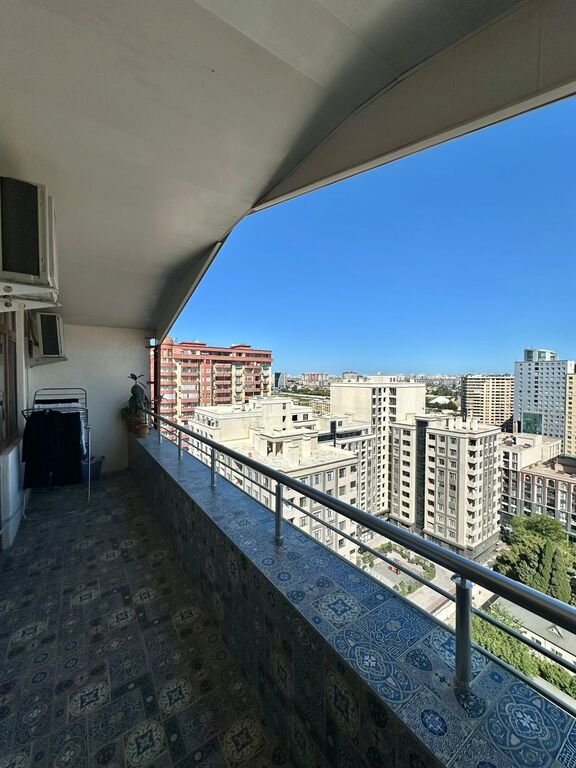 Satılır 3 otaqlı yeni tikili, 110 m², 28 May m.-18