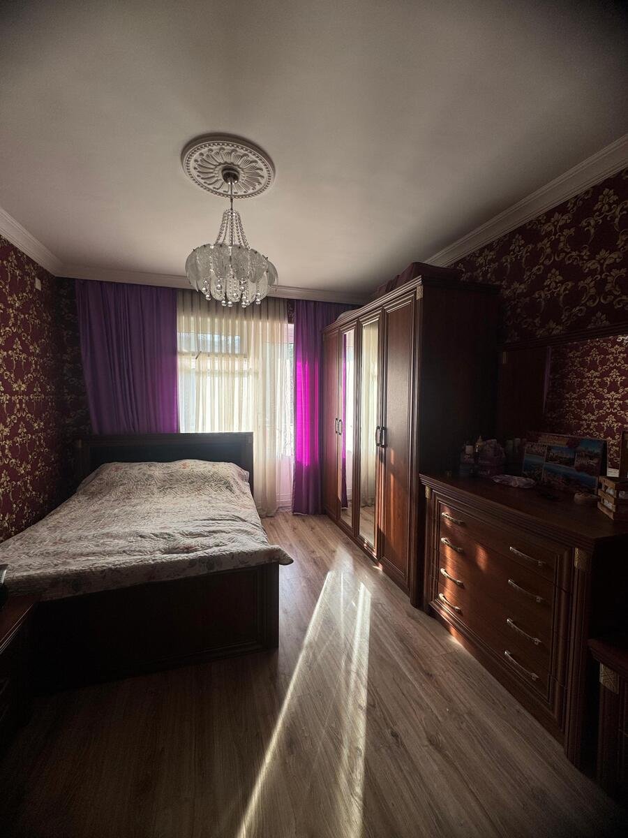 Satılır 2 otaqlı köhnə tikili, 46 m², Elmlər Akademiyası m.-5